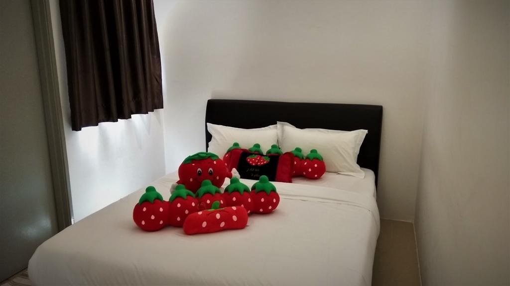 Cameron Strawberry *